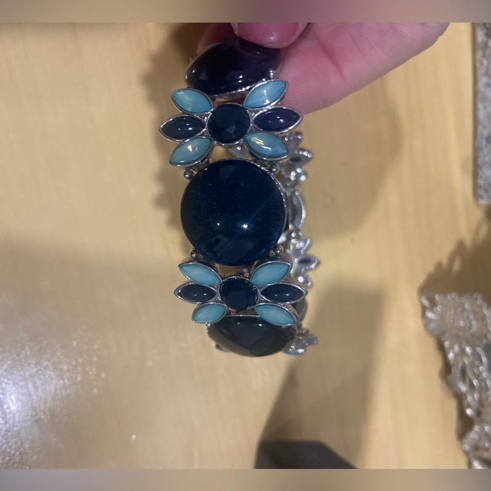 Pretty bangle bracelet from NY & Co.